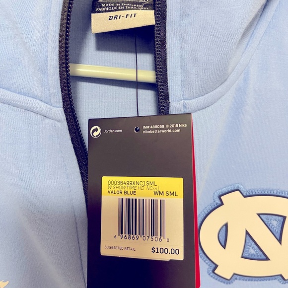 UNC W showtime hoodie dry fit - Picture 3 of 7